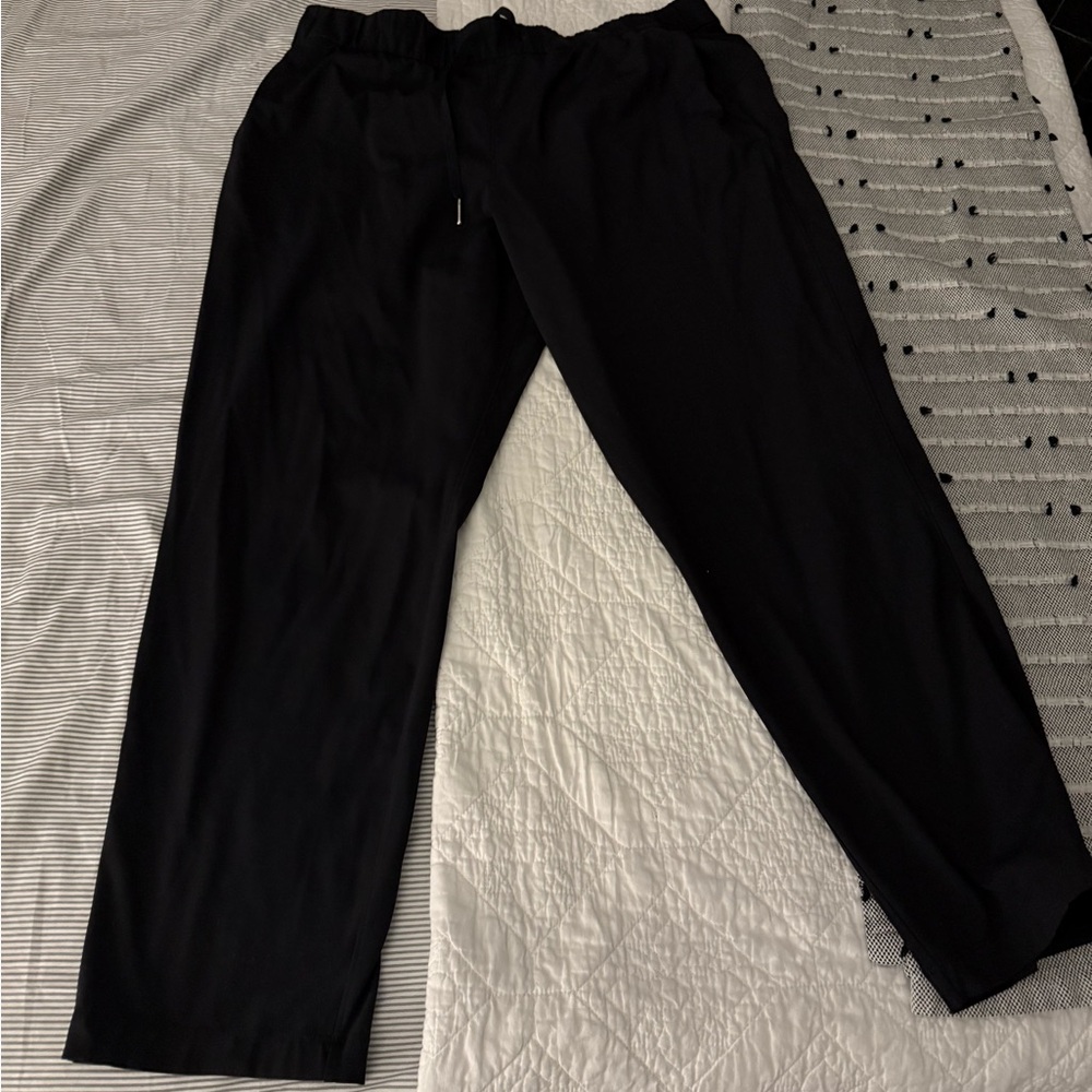 LuLuLemon On The Fly 7/8 black pants size 14